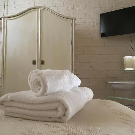 La Vecchia Scuderia Di Catrin E Carol *